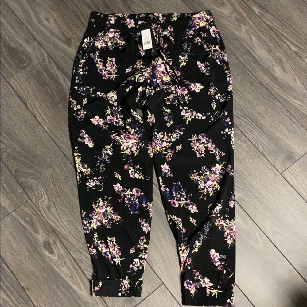 NWT floral flowy pants with tapered ankle